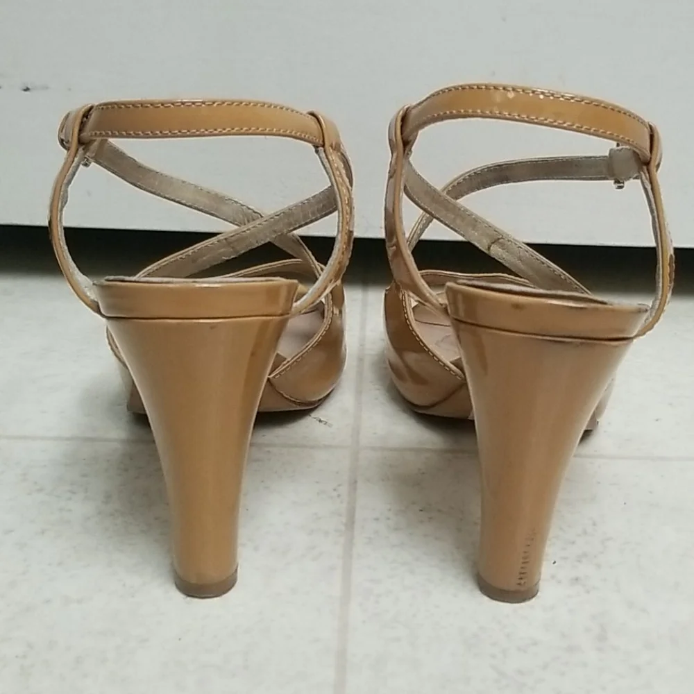 KATE SPADE patent leather heels beige tan cream